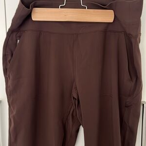 Athleta athleisure pants brown size large for work or play